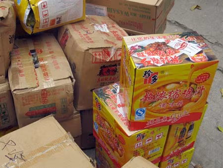 Nhiều thùng thực phẩm không nguồn gốc “du nhập” Thủ đô ảnh 3