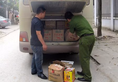 Nhiều thùng thực phẩm không nguồn gốc “du nhập” Thủ đô ảnh 2