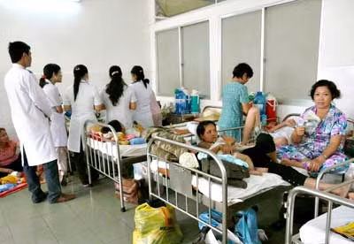 Khoa Nhiễm BV Nhi đồng 1 TP HCM đông nghẹt bệnh nhi (ảnh chụp ngày 3/3).