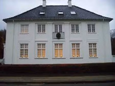 Đại sứ quán Vương quốc Bỉ tại Copenhagen nơi điệp viên Nga lâu năm được cài cắm.
