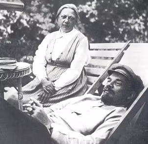V.I. Lênin và người bạn đời Krupskaya.