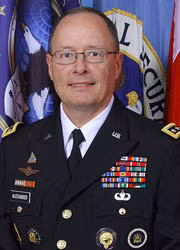 Tướng Keith Alexander.