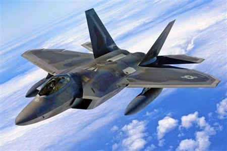 Máy bay F-22 Raptor hiện được đánh giá là loại tiêm kích có giá thành đắt nhất thế giới.