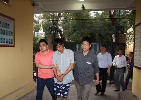 Di lý đối tượng Lê Diên Hải về Phòng CSHS.