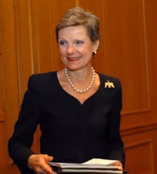 Nữ thẩm phán Loretta Preska.