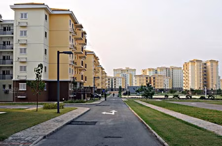Một phần của thành phố ma Nova Cidade.
