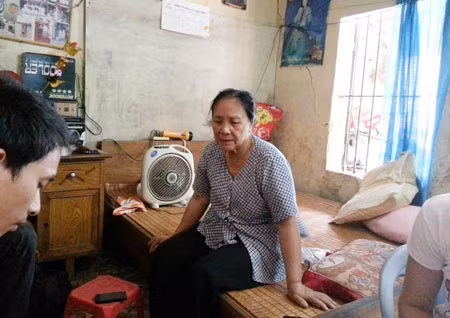 Mẹ của nạn nhân Phạm Thị Xuân Hoa.