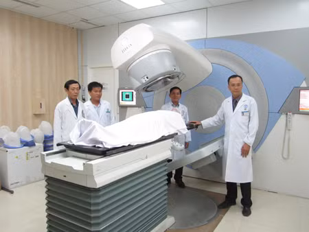 Hệ thống máy gia tốc thế hệ mới Synergy (Elekta).