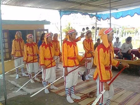 Hát bả trạo phần "Long thần bả trạo ca" (chèo Ông).
