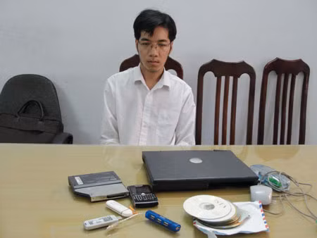 Một đối tượng trí thức phạm tội công nghệ cao bị bắt giữ.