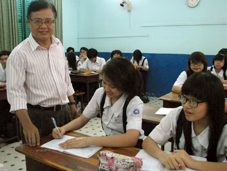 Học sinh lớp 9 Trường THCS Lê Quý Đôn đang ôn tập thi vào lớp 10.