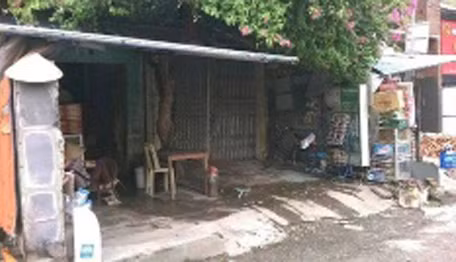 Ngôi nhà nơi Trượng cố thủ bắn lại Cảnh sát.
