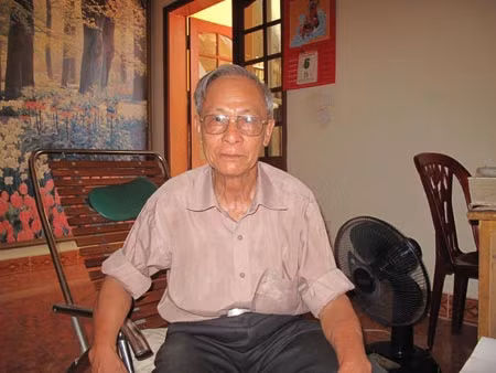 Thiếu tá Nguyễn Văn Lệnh tại nhà riêng.