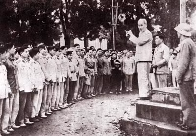 Chủ tich Hồ Chí Minh đến thăm và huấn thị cho cán bộ, chiến sĩ Công an nhân dân và trang bảo vệ Thủ đô (14/2/1961).