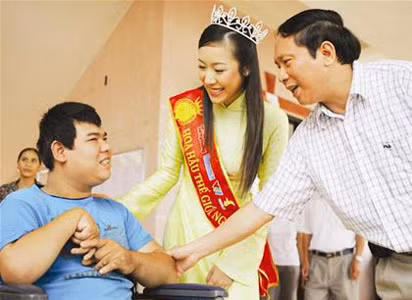 Nhà thơ Dương Kỳ Anh: Cả đời học cách để… nói thật ảnh 1