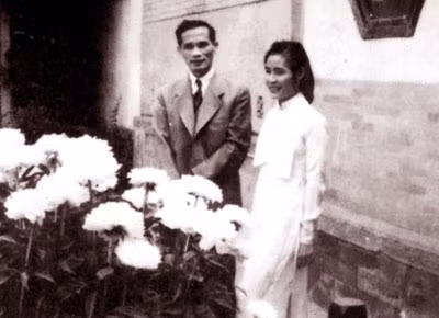 Vợ chồng nhà văn Lưu Trọng Lư .