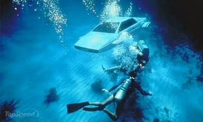 5 mẫu xe huyền thoại đi cùng James Bond ảnh 2