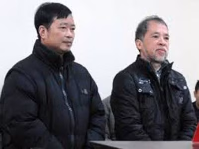 Hai bị cáo Bang (phải) và Khang.