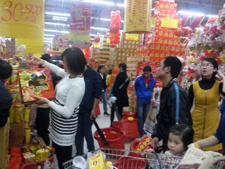 Khó khăn kinh tế đã khiến sức mua trong dịp Tết năm nay giảm.