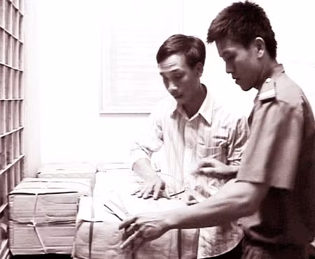 Lô rượu ngoại bị lực lượng Công an bắt quả tang.