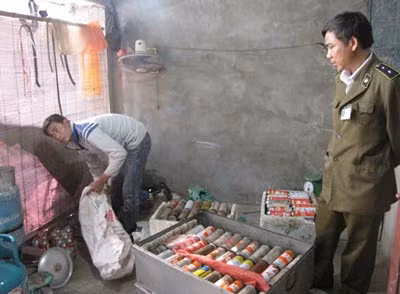 Tang vật vụ sang chiết gas trái phép.