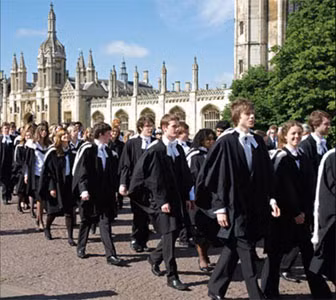 Du học Cambridge nhằm hoàn thiện Anh ngữ.