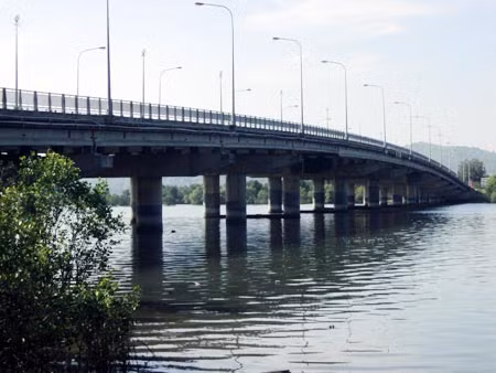Cầu Long Sơn.