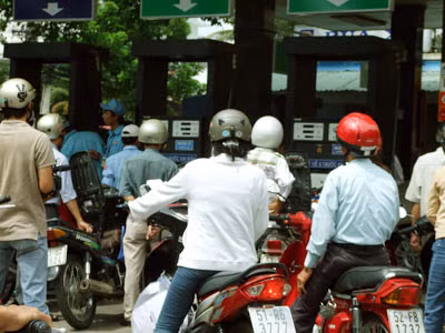 Giá xăng dầu trong nước đã tăng theo biến động giá xăng dầu của thế giới. Ảnh minh hoạ.