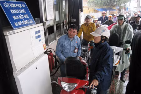 Như vậy với lần tăng giá xăng này là kỷ lục vượt qua cả lần tăng giá năm 2008.