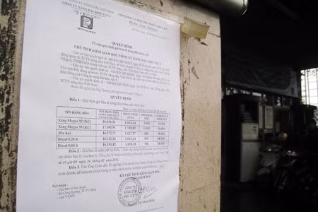 Đúng 10h quyết định tăng giá xăng có hiệu lực.