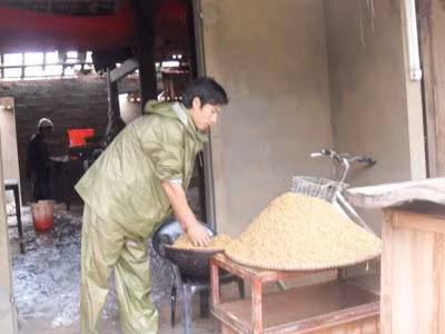Tài sản duy nhất còn sót lại của Lê Văn Điệp là 2 thúng thóc giống gửi nhờ nhà hàng xóm.