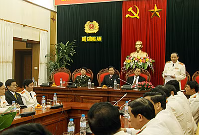 Thay mặt lãnh đạo Bộ, Thứ trưởng Lê Quý Vương phát biểu tại cuộc gặp mặt.