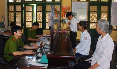 Bộ phận “một cửa” tại Công an huyện Xuân Trường.