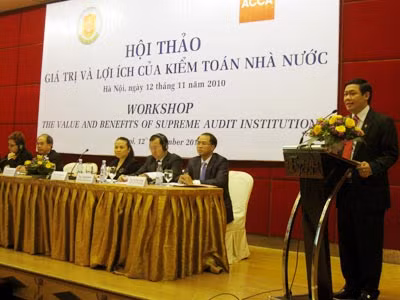 GS.TS Vương Đình Huệ, Tổng Kiểm toán Nhà nước Việt Nam phát biểu tại hội thảo.