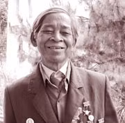 Anh hùng Lao động Rơ Mah Klum.