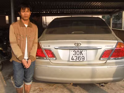 Trần Đình Hùng và phương tiện vi phạm.