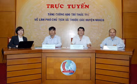 Đại diện Bộ Nội vụ, Trung ương Đoàn tư vấn về đề án.
