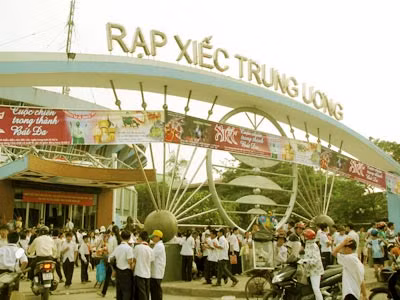 Rạp xiếc Trung ương luôn đông khách nhí vì giá vé hợp lý.