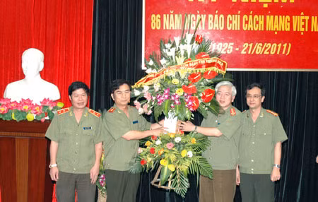 Thứ trưởng Đặng Văn Hiếu chúc mừng Trung tâm Phát thanh, Truyền hình, Điện ảnh CAND.