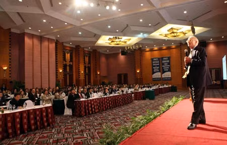 Những tri thức sâu rộng của "bậc thầy chiến lược" lan toả đến đông đảo người nghe là những nhà quản lý, doanh nhân hàng đầu Việt Nam.