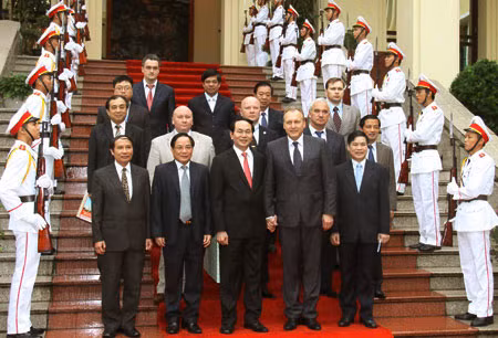 Bộ trưởng Trần Đại Quang, Bộ trưởng Vashenko Vladimir Aleksandrovich và các đại biểu dự hội đàm. Ảnh: Công Gôn.