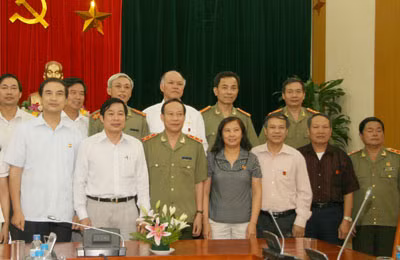 Đồng chí Nguyễn Bắc Son, Thứ trưởng Lê Quý Vương và các đại biểu dự hội nghị.