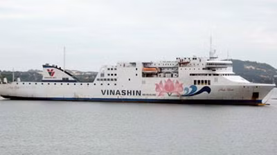 Tập đoàn Vinashin đã chi 1.300 tỉ đồng để mua tàu Hoa Sen nhưng hoạt động chỉ được vài tháng, sau đó phải nằm ụ. Ảnh: TTO.
