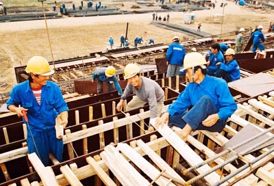 Hà Nội đang mở mang xây dựng theo hướng hiện đại. Ảnh: Duy Khánh.