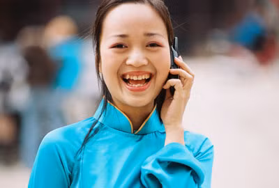 Khách hàng nữ của Viettel sẽ được tặng quà.