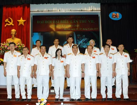 Đại tướng Lê Hồng Anh, Thượng tướng Nguyễn Khánh Toàn và các đại biểu dự Đại hội.