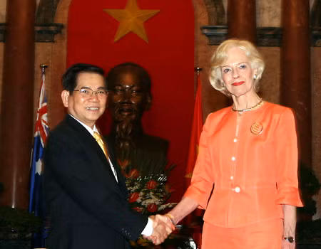 Chủ tịch nước Nguyễn Minh Triết đón Toàn quyền Australia Quentin Bryce. Ảnh: TTXVN.
