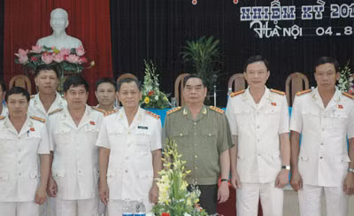Bộ trưởng Lê Hồng Anh, Thứ trưởng Lê Thế Tiệm và các đại biểu dự Đại hội. Ảnh: Đ.Trường.