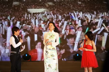 Đặc biệt có sự xuất hiện của Hoa hậu Việt Nam 2006 Mai Phương Thúy.
