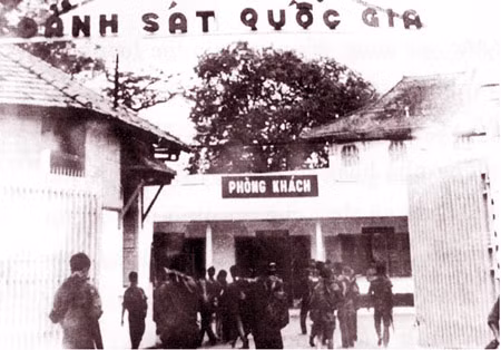 Lực lượng An ninh chiếm lĩnh Bộ Tư lệnh Cảnh sát Quốc gia ngụy ngày 30/4/1975.